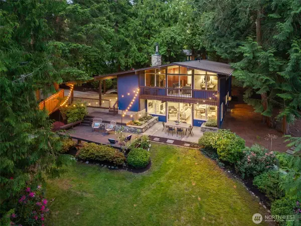 1305 Kings Place Nw, Bainbridge Island, WA 98110