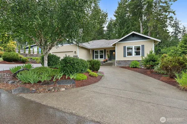 321 Fairway Dr, Allyn, WA 98524