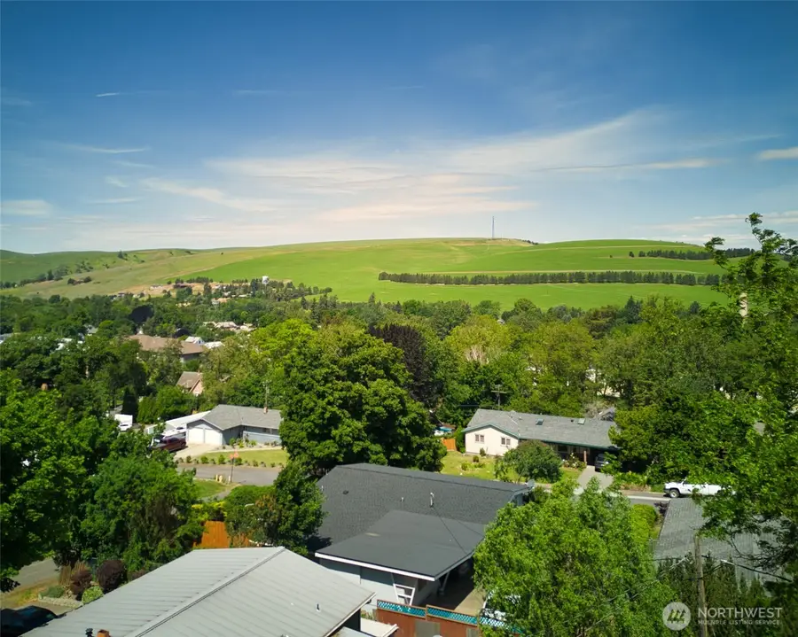 805 E Spring Street, Dayton, WA 99328 - #3