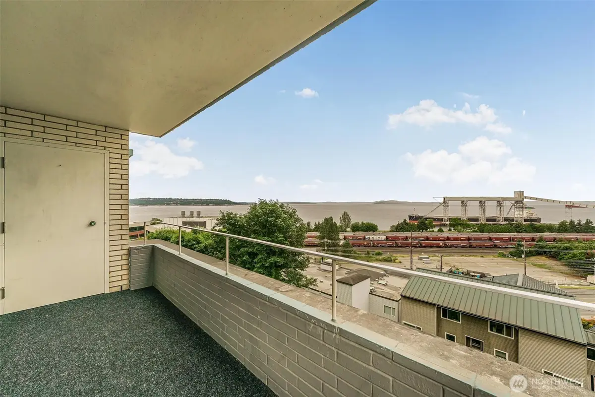 521 5th Avenue W #306, Seattle, WA 98119 - #1