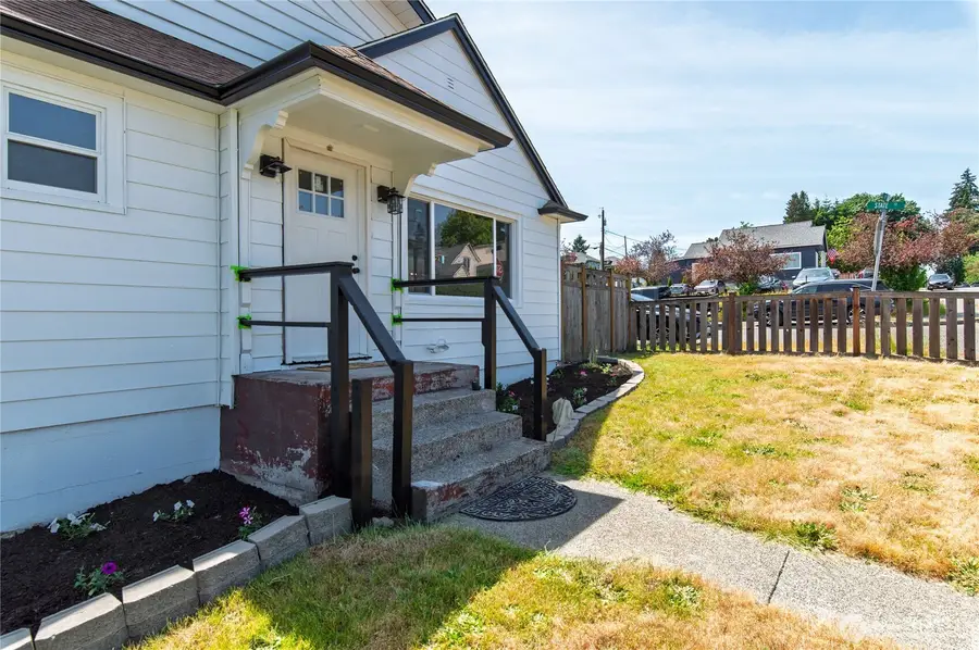 1231 4th Street, Bremerton, WA 98337 - #2