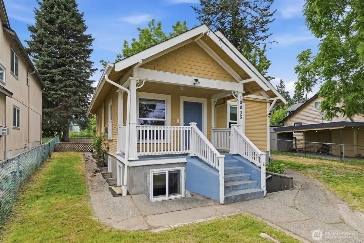 10035 17th Avenue Sw, Seattle, WA 98146 - #1