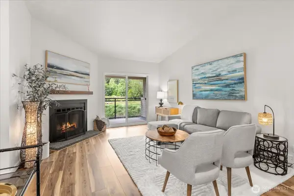 10822 E Riverside Drive #A303, Bothell, WA 98011