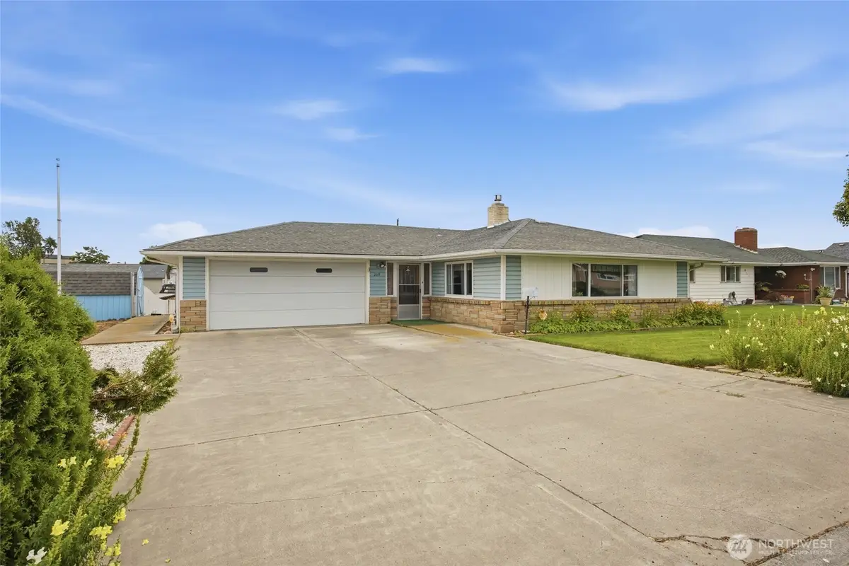 209 W 5th Street, Warden, WA 98857 - #1