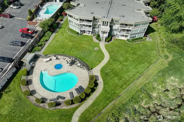 4214 W Lake Sammamish Parkway Ne #202, Redmond, WA 98052