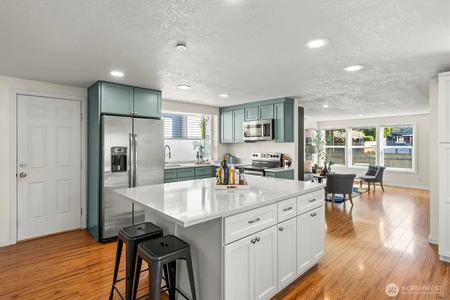 8109 15th Avenue Sw, Seattle, WA 98106 - #2