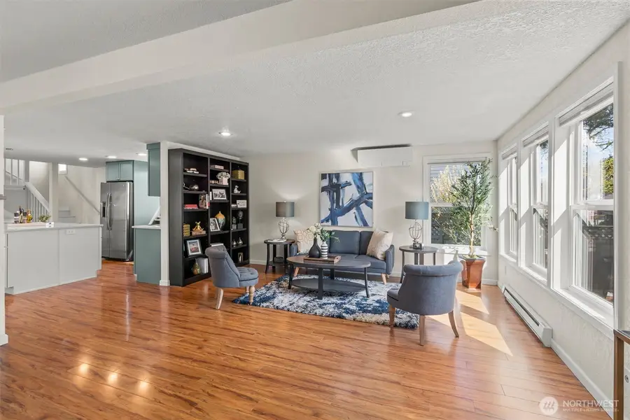 8109 15th Avenue Sw, Seattle, WA 98106 - #3