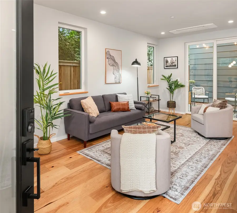 7154 44th Avenue S, Seattle, WA 98118 - #3