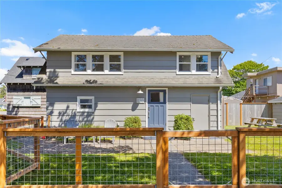 810 N Ocean Beach Boulevard, Long Beach, WA 98631 - #2