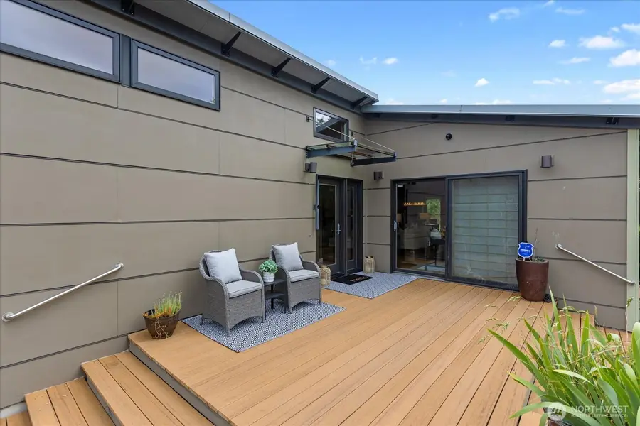 8856 24th Avenue Sw, Seattle, WA 98106 - #2
