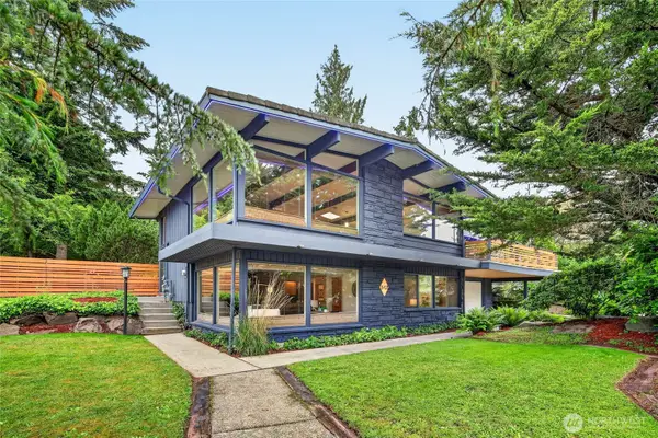 19421 46th Avenue Ne, Lake Forest Park, WA 98155