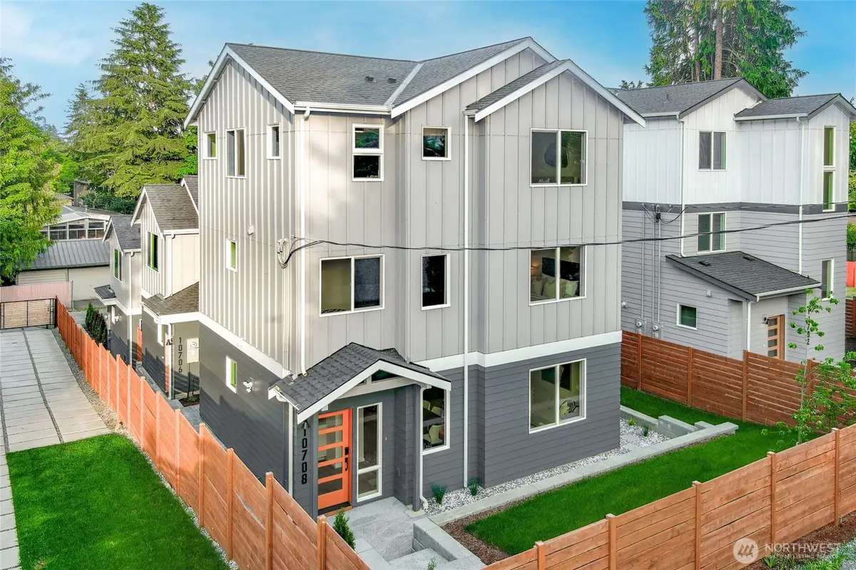 10708 Linden Avenue N, Seattle, WA 98133 - #1