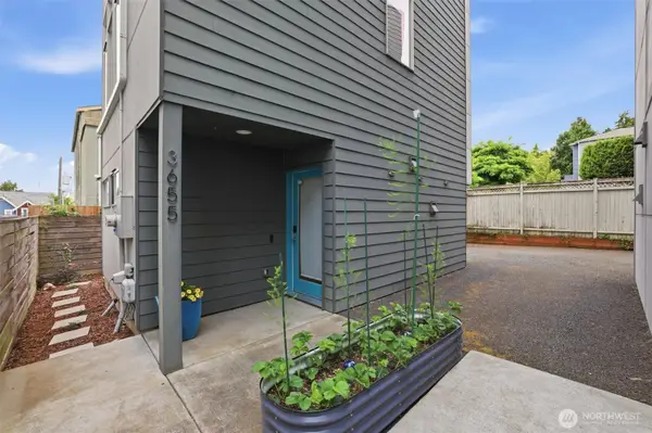 3655 Francis Avenue N, Seattle, WA 98103