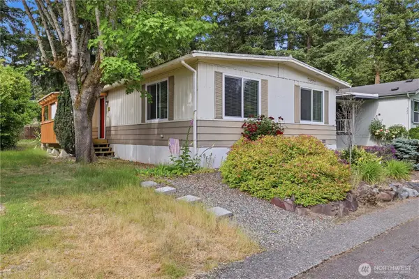 18425 NE 95th Street #221, Redmond, WA 98052