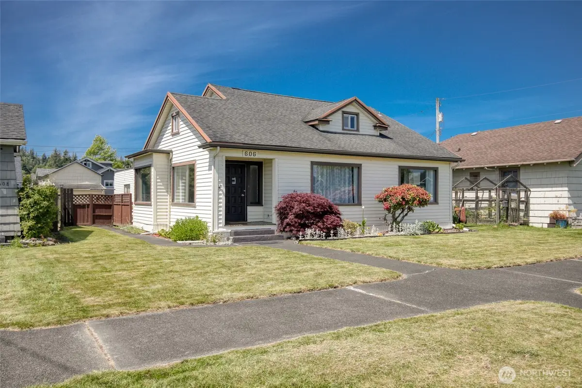 606 W 4th Street, Aberdeen, WA 98520 - #1