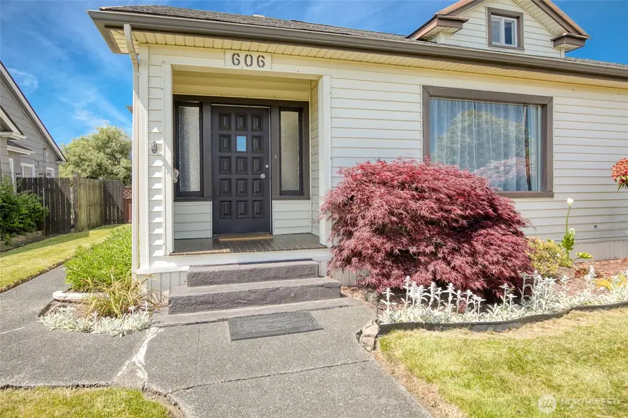 606 W 4th Street, Aberdeen, WA 98520 - #3