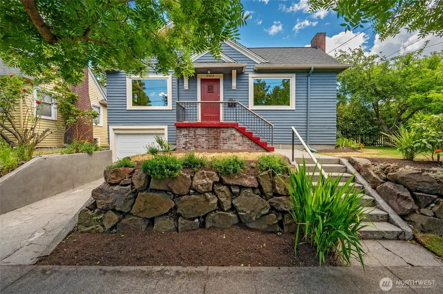 2562 6th Avenue W, Seattle, WA 98119 - #2