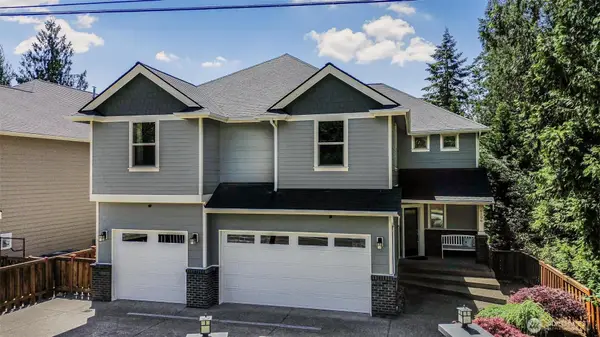 6106 207th Ave E, Bonney Lake, WA 98391