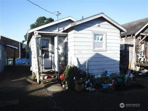 1004 K Place, Long Beach, WA 98631