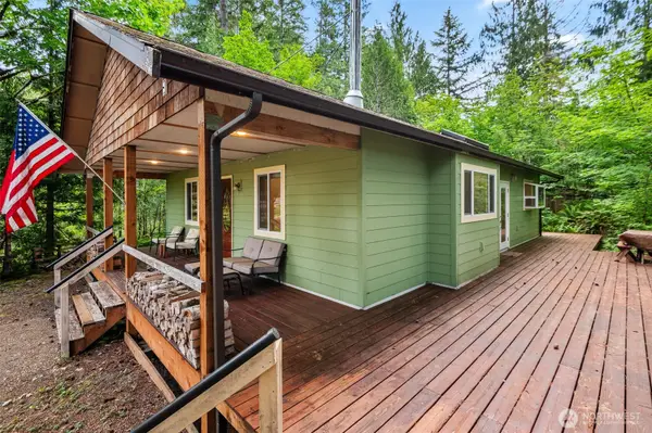 521 N Fairway Drive W, Hoodsport, WA 98548