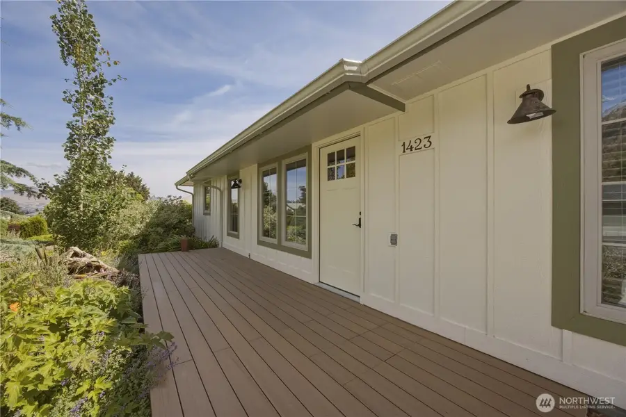 1423 Seneca Street, Wenatchee, WA 98801 - #2
