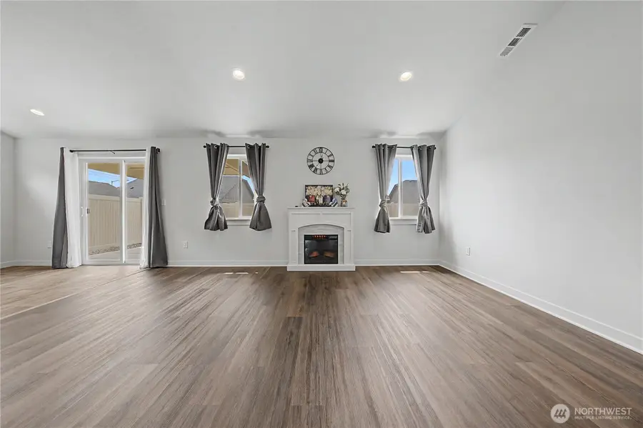 1011 W Aspen Road, Moses Lake, WA 98837 - #3
