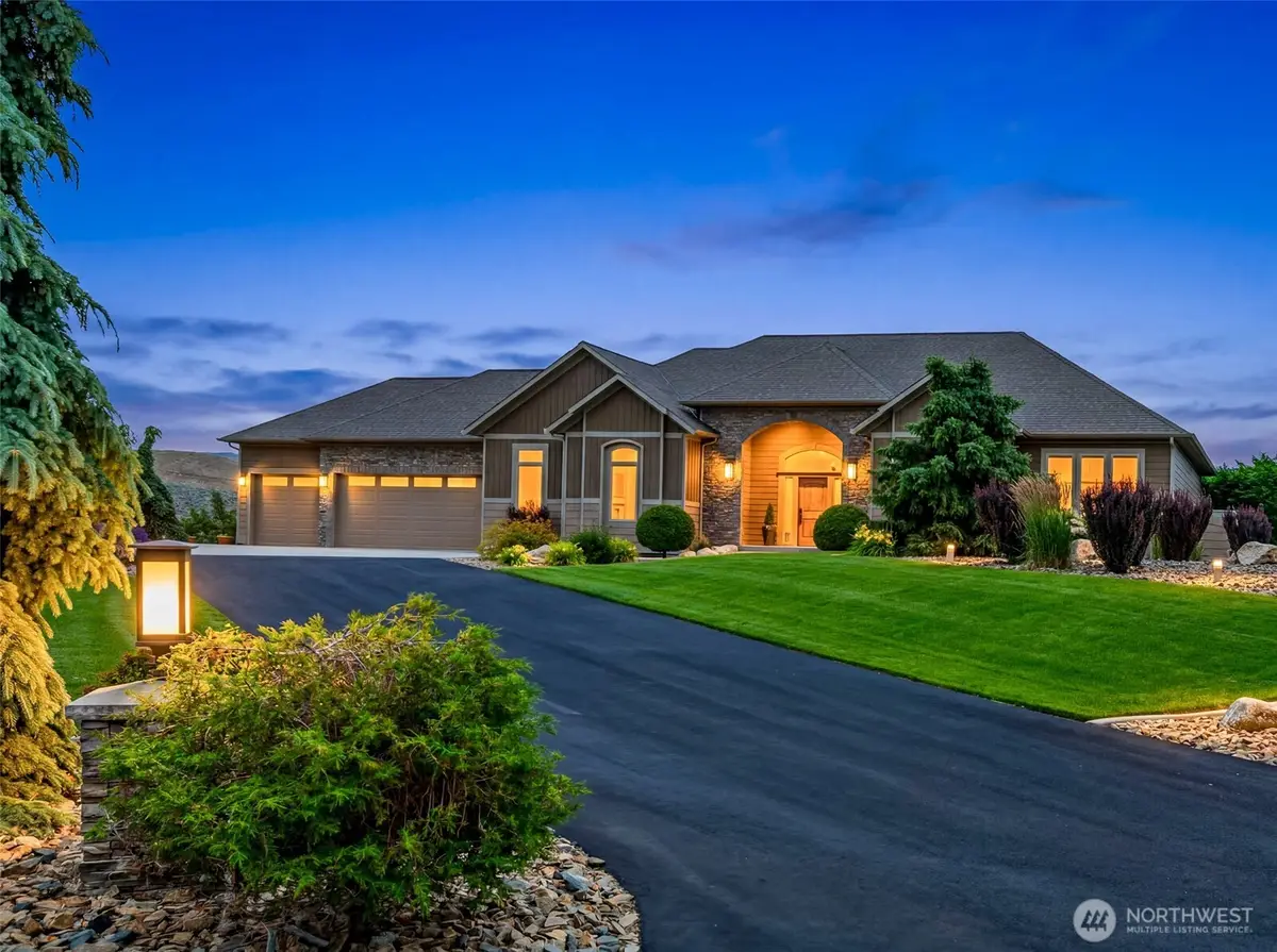118 E Mountain Brook Ln, Wenatchee, WA 98801 - #1
