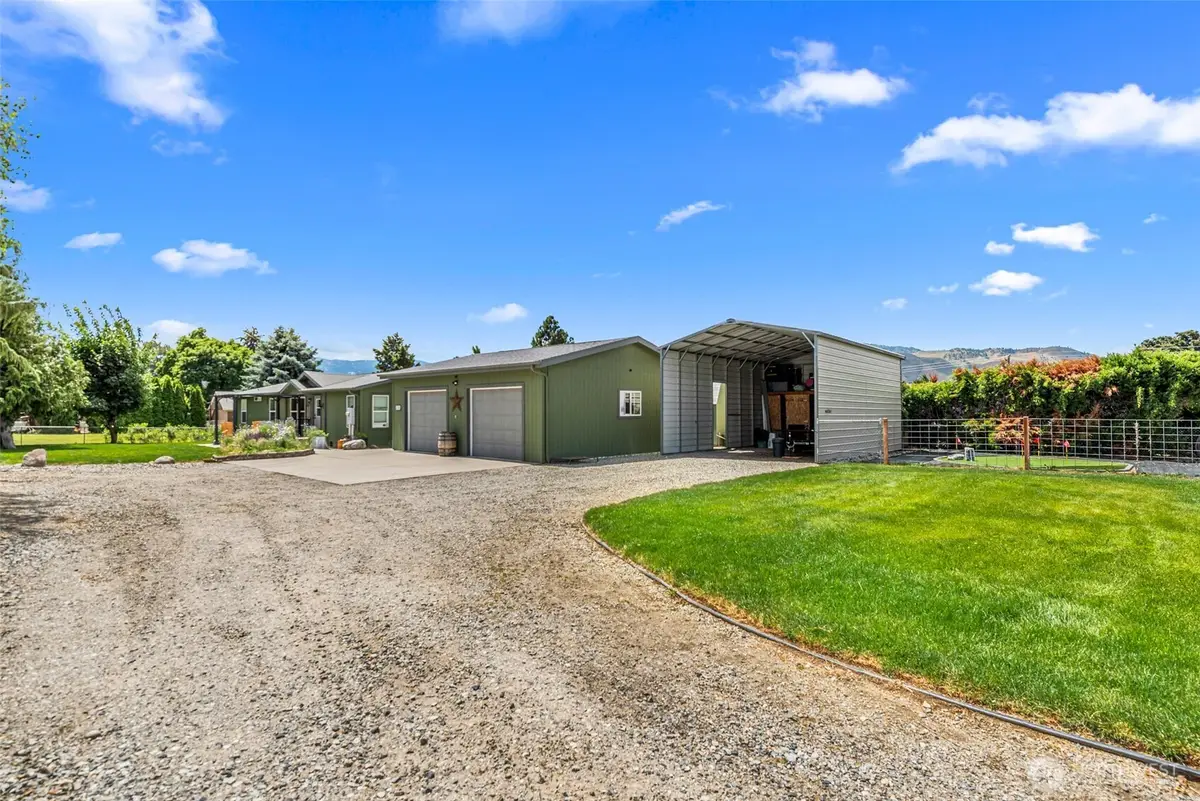 136 29th Street Nw, East Wenatchee, WA 98802 - #1