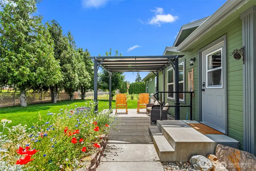 136 29th Street Nw, East Wenatchee, WA 98802 - #3