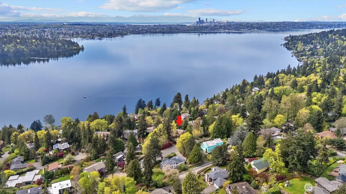 4725 W Mercer Way, Mercer Island, WA 98040 - #1