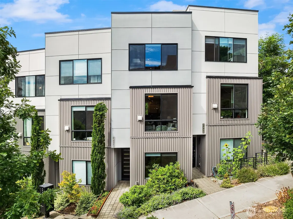 7439 Latona Avenue Ne, Seattle, WA 98115 - #1