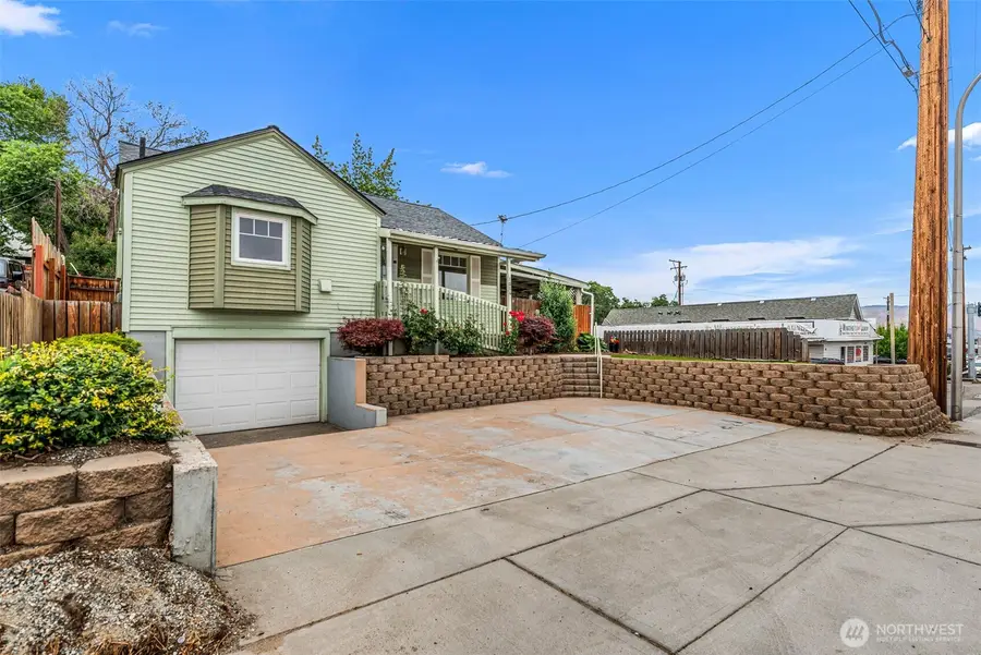 1014 S Mission Street, Wenatchee, WA 98801 - #2