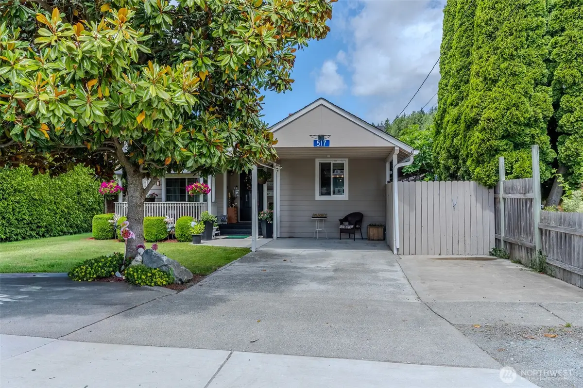 517 E Hazel Avenue, Burlington, WA 98233 - #1