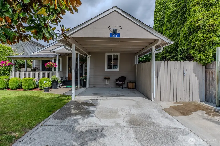 517 E Hazel Avenue, Burlington, WA 98233 - #3