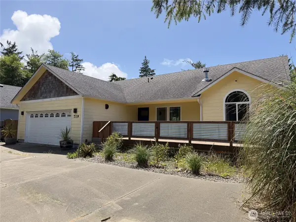 719 Wakina Loop Se, Ocean Shores, WA 98569