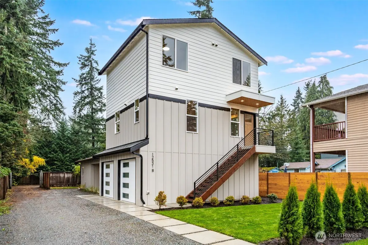 12531 25th Avenue Ne #B, Seattle, WA 98125 - #1
