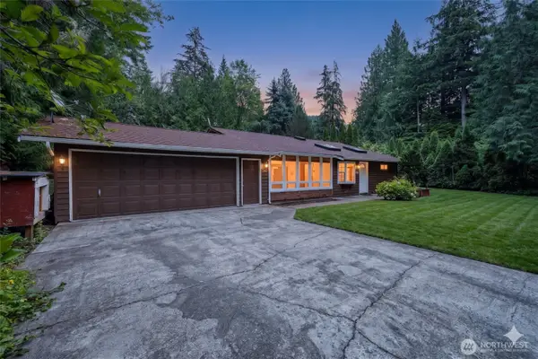 592 Sprague Valley Drive, Maple Falls, WA 98266