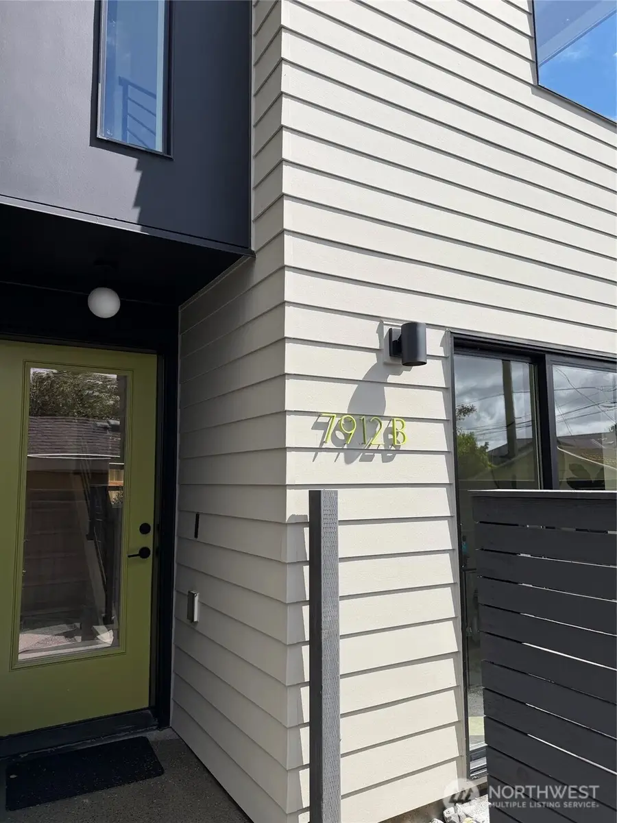7912 34th Avenue Sw #B, Seattle, WA 98126 - #2