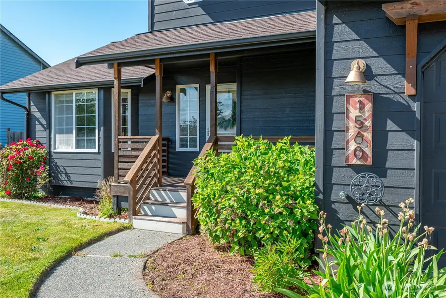 1560 SW 9th Avenue, Oak Harbor, WA 98277 - #3