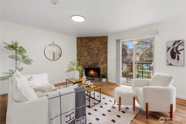 12525 NE 145th Place #F97, Kirkland, WA 98034