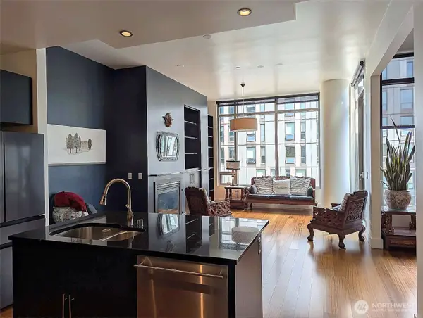 910 Lenora Street #S1502, Seattle, WA 98121
