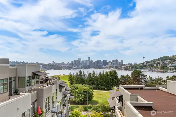 1700 N Northlake Way #105, Seattle, WA 98103