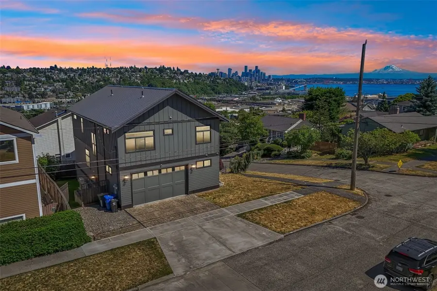 2460 W Lynn Street, Seattle, WA 98199 - #2