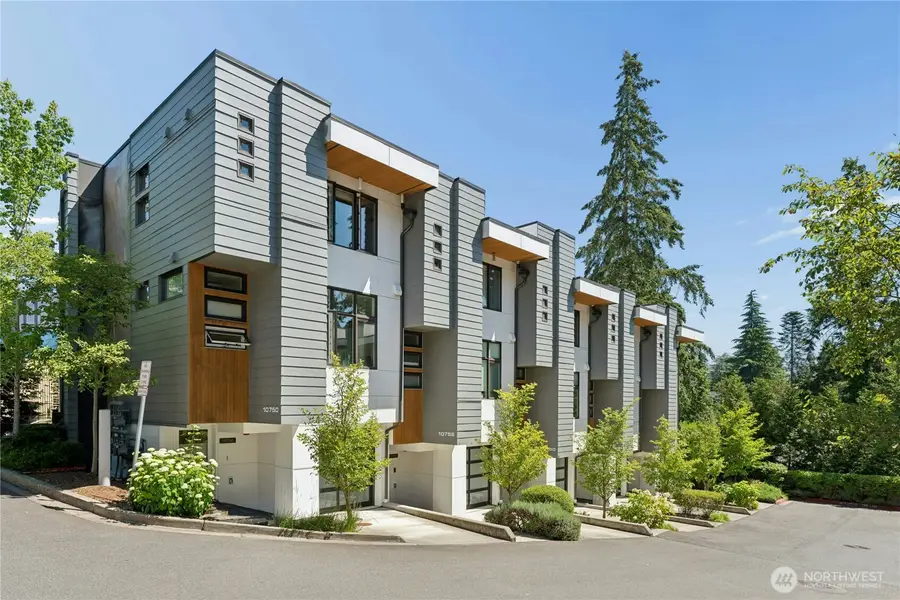 10762 1st Drive #22, Bellevue, WA 98004 - #3