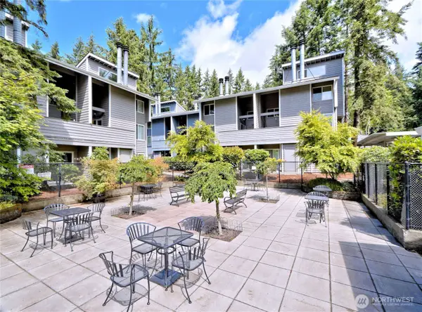 3015 127th Place Se #N12, Bellevue, WA 98005