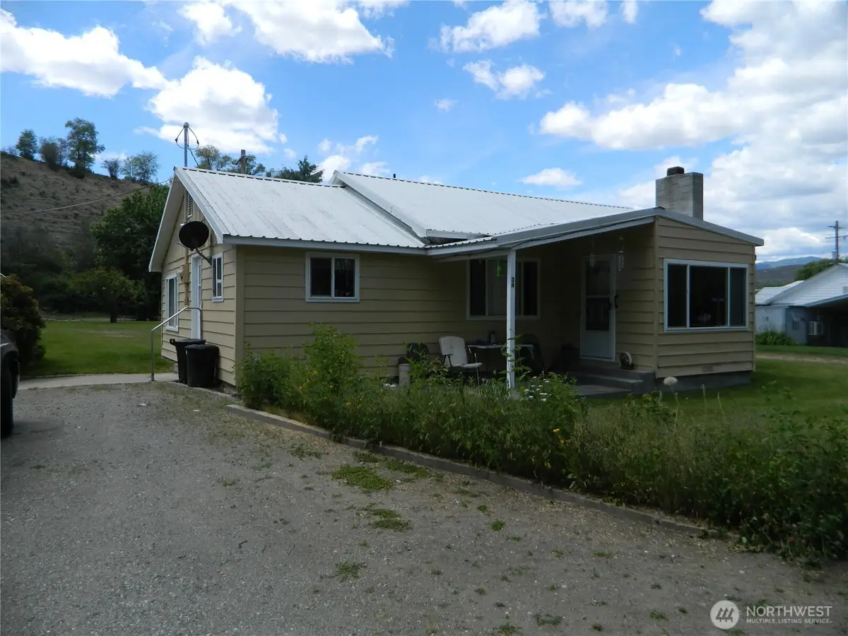 34 Bonaparte Avenue, Tonasket, WA 98855 - #1