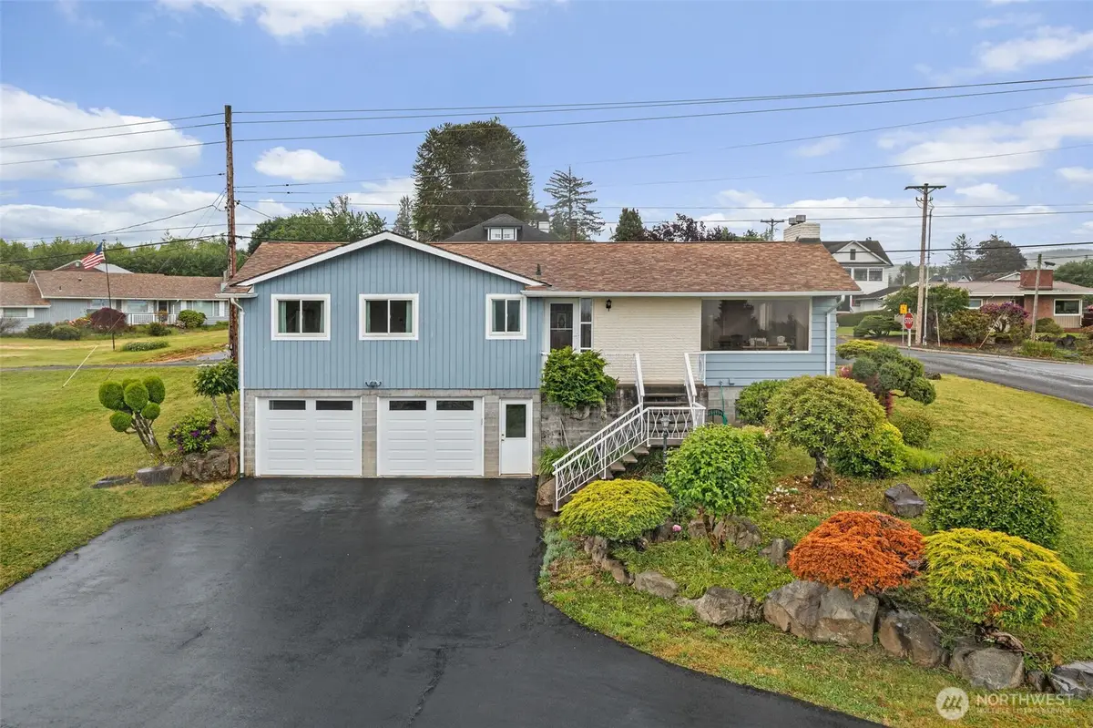 209 Harrison Street, Raymond, WA 98577 - #1