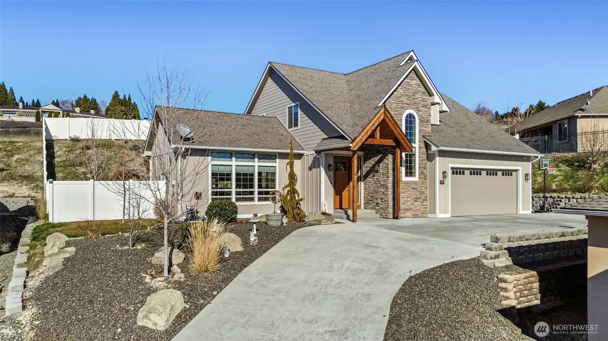 715 N 74th Avenue, Yakima, WA 98908 - #1