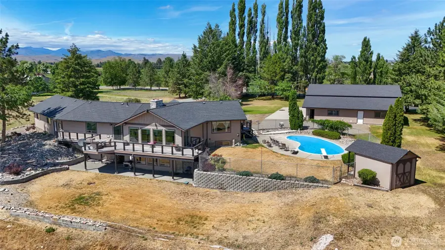 32 Valley View Rd Road, Omak, WA 98841 - #2