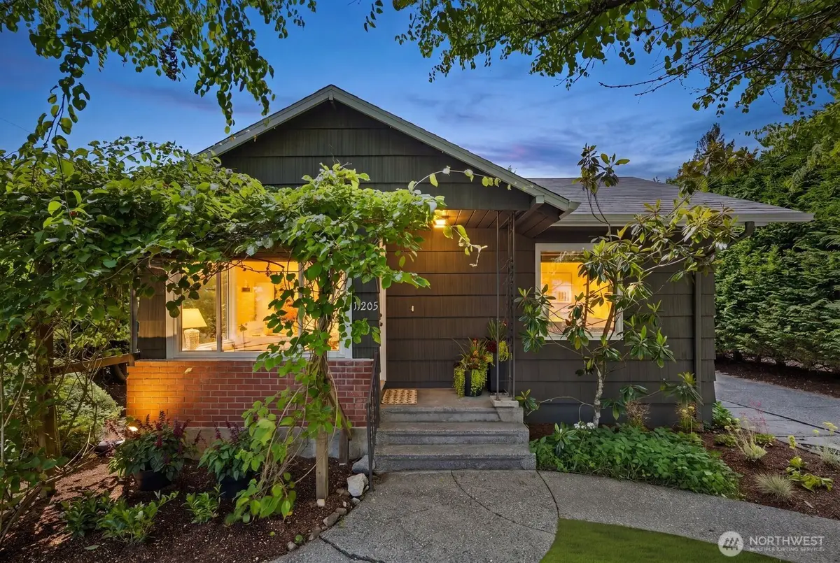 11205 Phinney Avenue N, Seattle, WA 98133 - #1